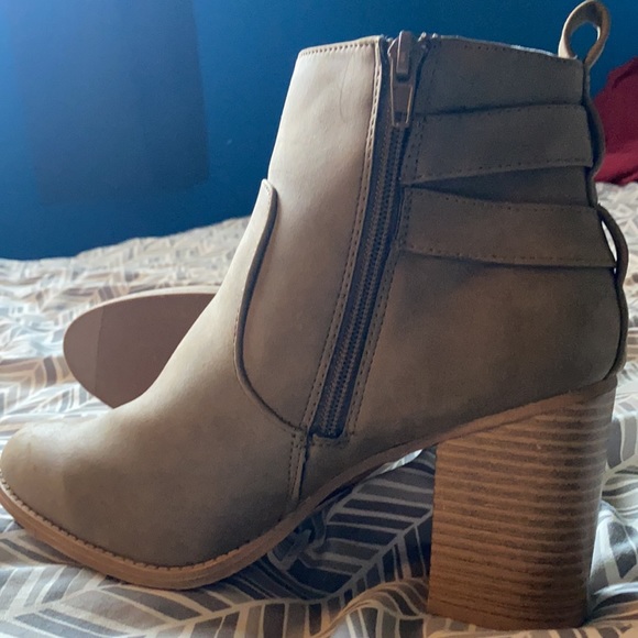 Booties - Picture 4 of 5